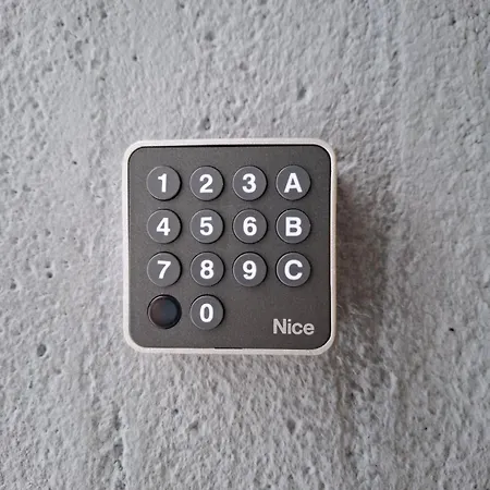 Maaherrankatu, Ilmainen Kadunvarsipysaekoeinti Апартаменты Куопио